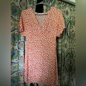 MANGO MNG Like New ❣️ ditsy floral midi dress ❤️🤍❤️ SO CUTE